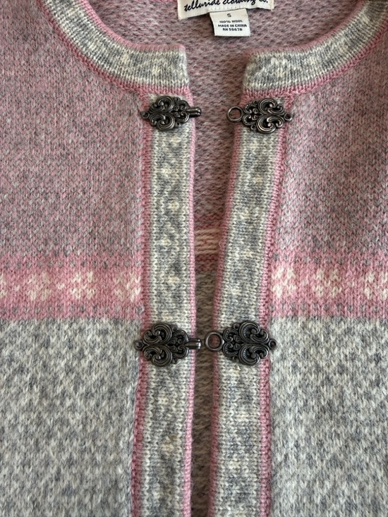 Beautiful Pink & Cream Nordic-Style Wool Cardigan with clasp detail - Picture 4 of 10